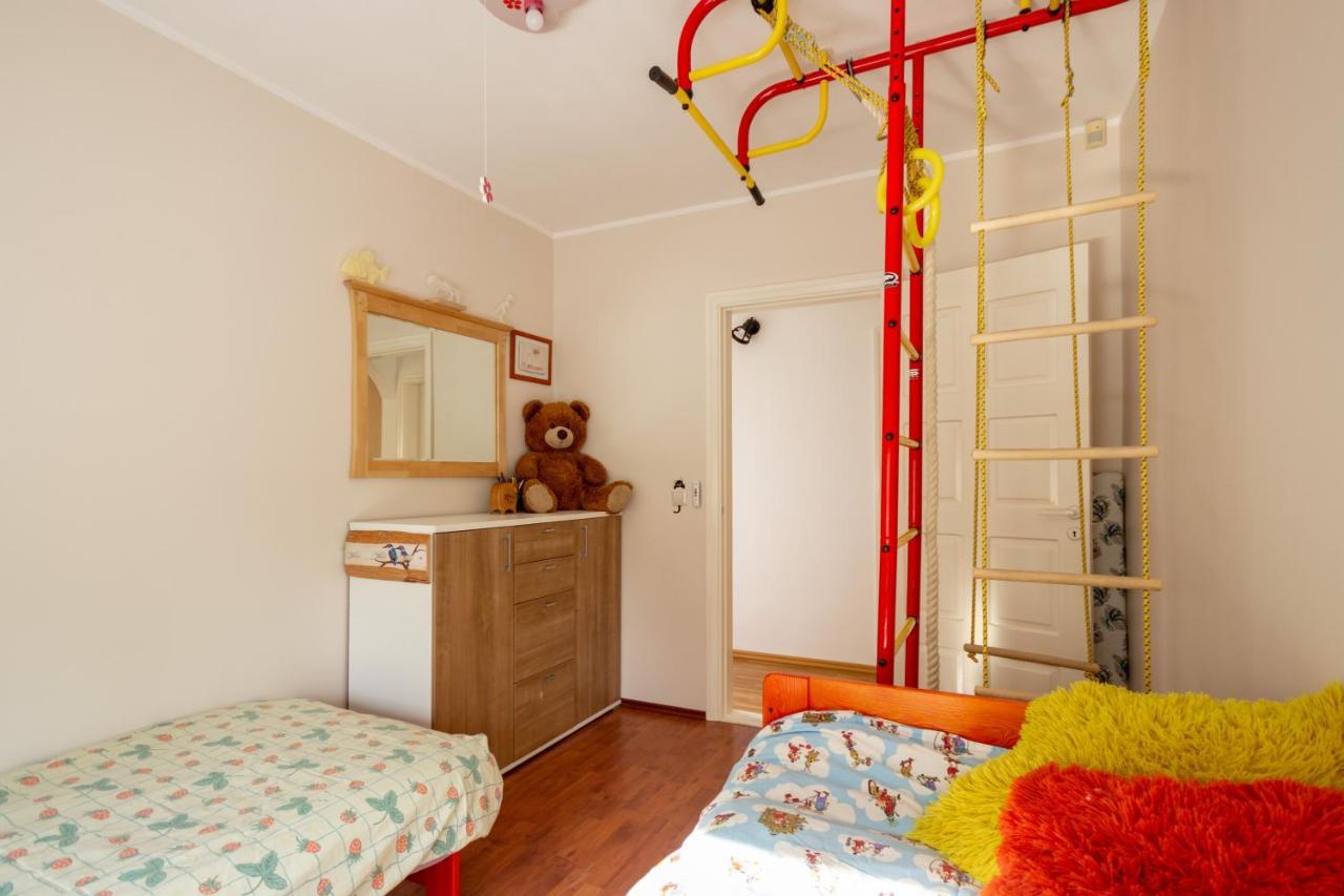 Great Place For Families Or A Small Group Lägenhet